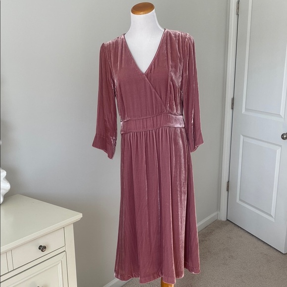 Elegant Mauve Wrap Dress - Picture 1 of 4